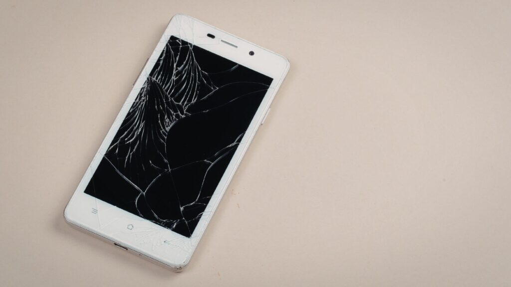 Tela de Celular Quebrada em Praia Grande: O Que Fazer